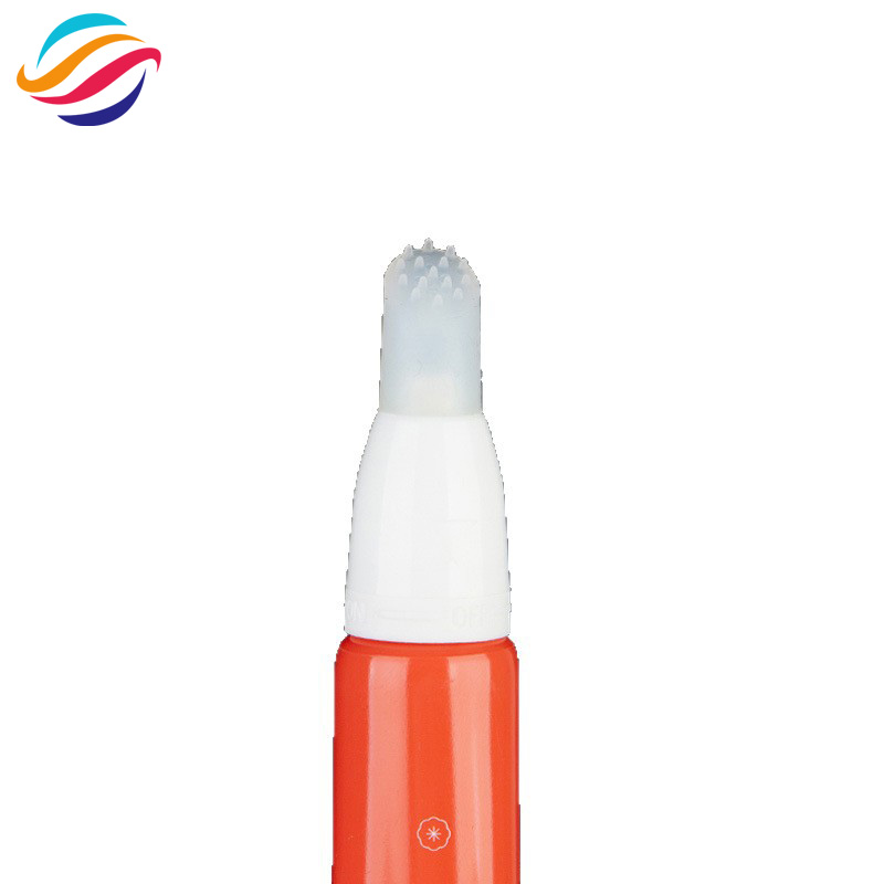 Silicone Brush — tip close-up orange