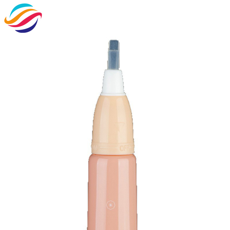 Silicone Duck Tongue — tip close-up