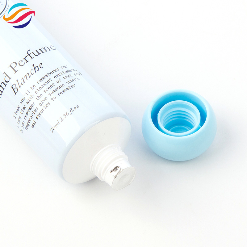 Hand perfume Blanche round-cap tube view 3